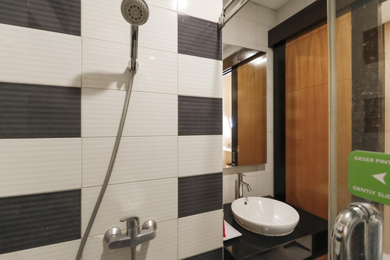 Hotel Reddoorz Near Roxy Jakarta Exteriér fotografie