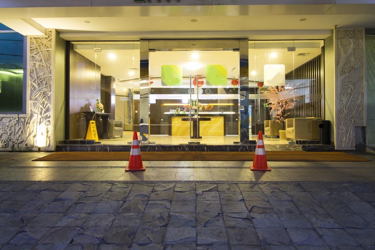 Hotel Reddoorz Near Roxy Jakarta Exteriér fotografie