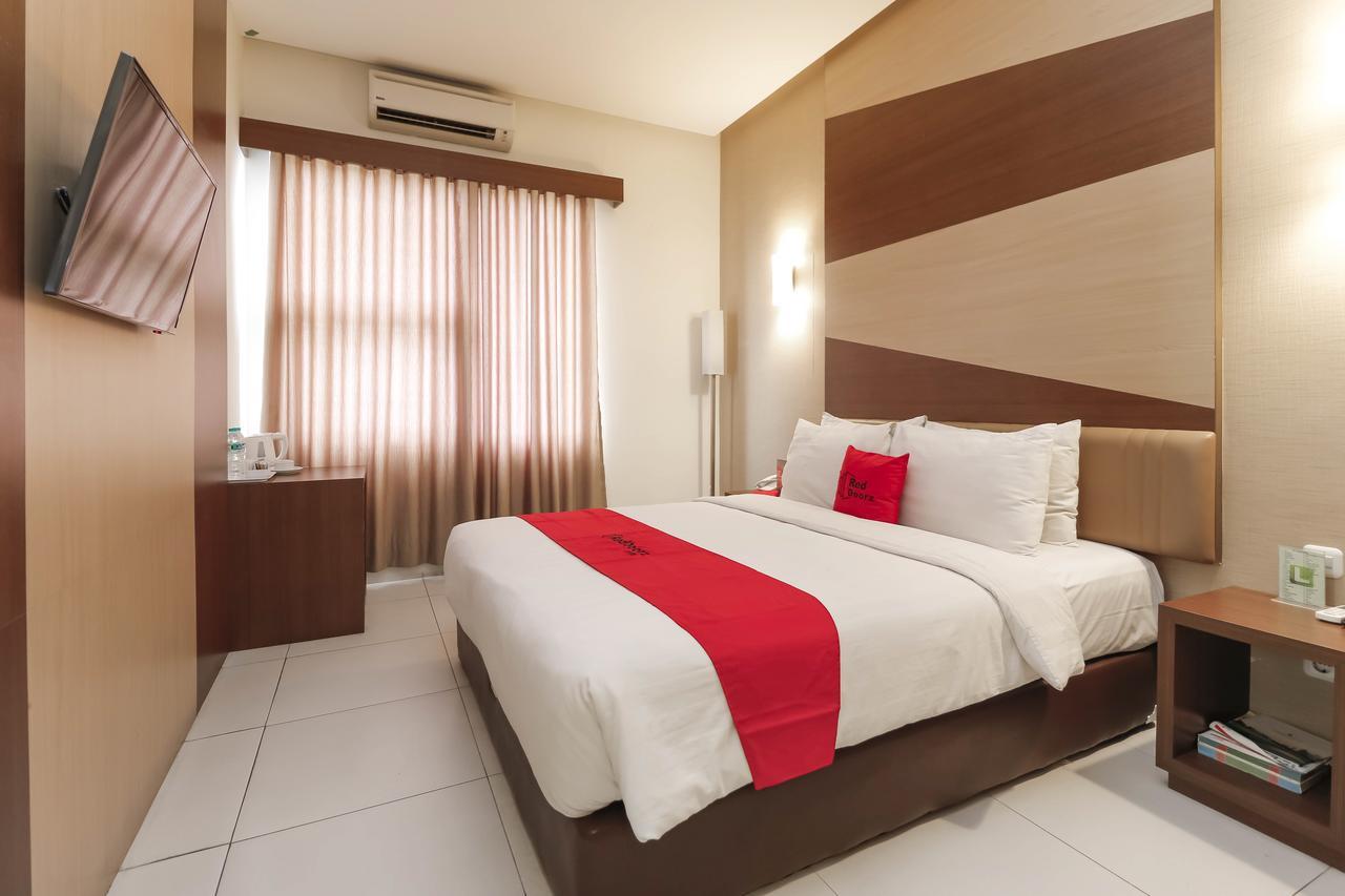 Hotel Reddoorz Near Roxy Jakarta Exteriér fotografie