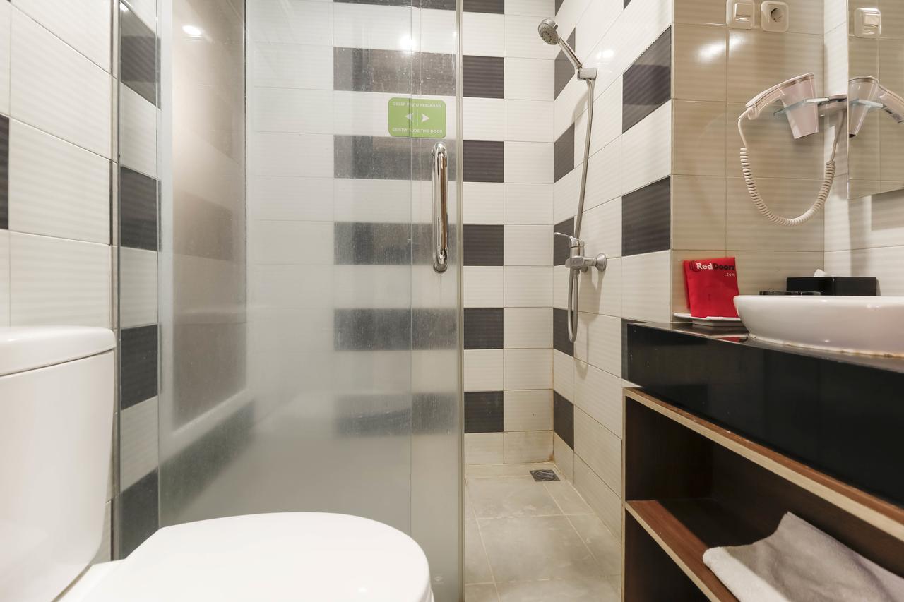 Hotel Reddoorz Near Roxy Jakarta Exteriér fotografie
