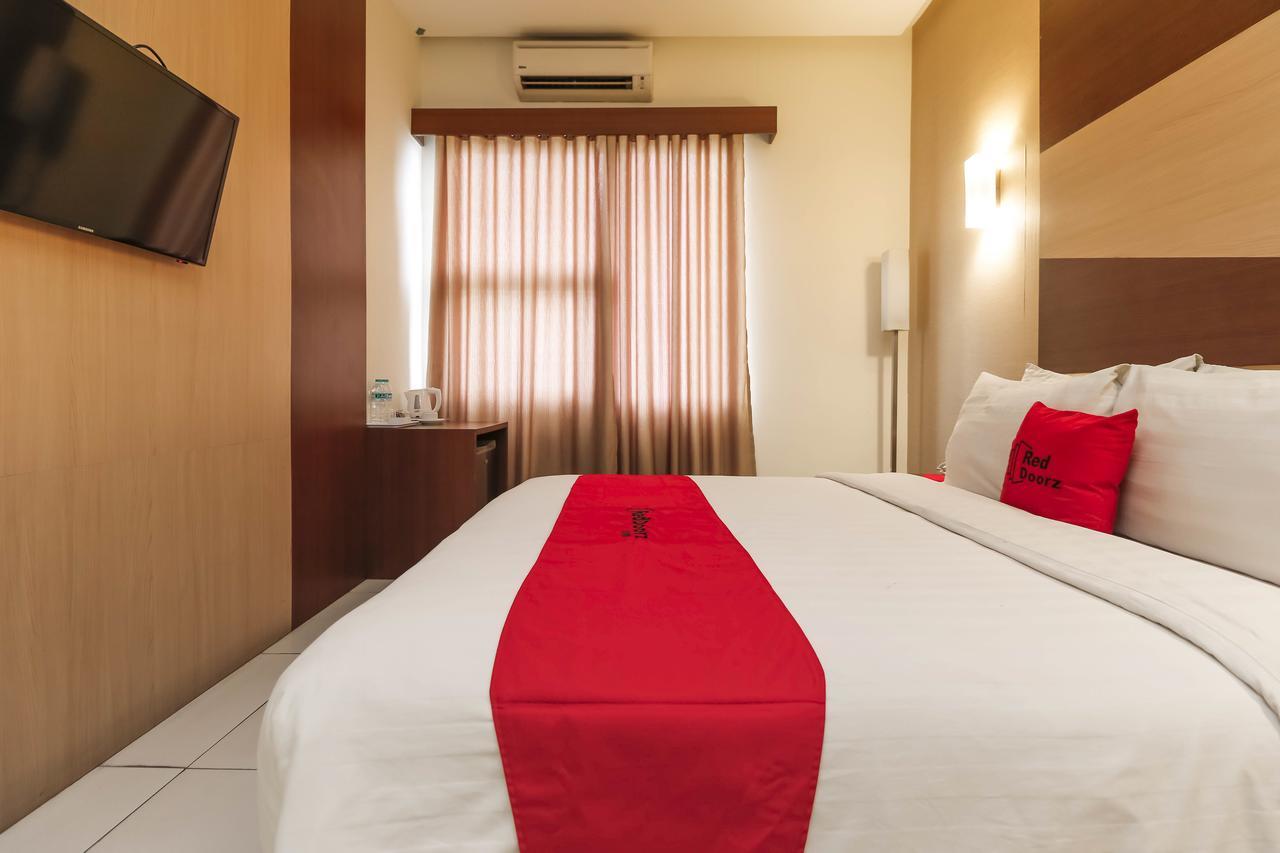 Hotel Reddoorz Near Roxy Jakarta Exteriér fotografie